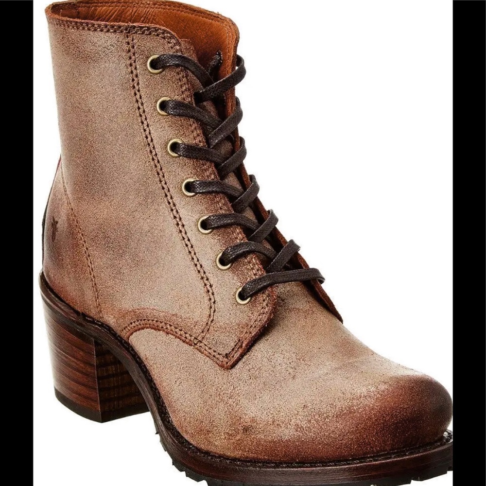 Frye Sabrina lace up boots 8.5 brand new never been worn.